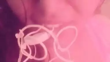 Desi cute girl fing her hot pussy