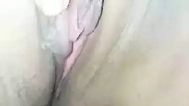 College Desi XXX girl showing her sweet pink pussy on camera
