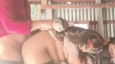 Bangladeshi village wife invites lover to fuck her pussy