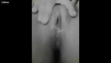 Natural Tits Indian Wife Jerking – Movies