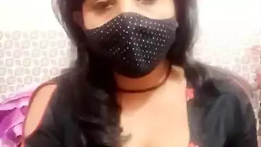 Indian Sexy Bhbhi Removed Her Dress