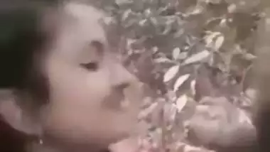 Lovely Desi XXX girl gives a hot blowjob outdoors till her boyfriend cum MMS