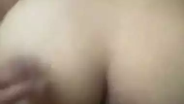 Guy drills his GF’s tight asshole in desi xxx MMS